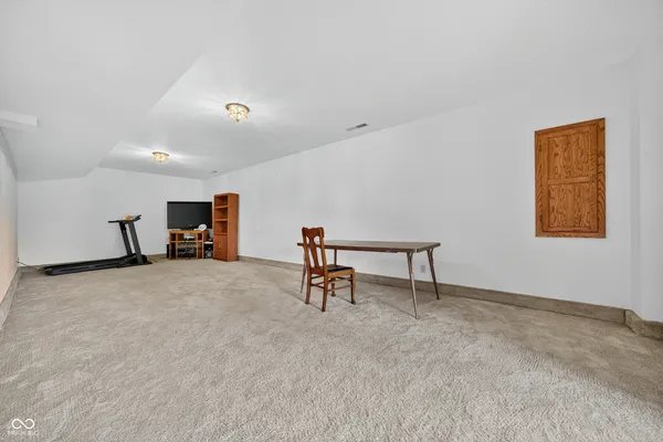 $437,500 | 1525 Bramoor Drive, Kokomo, IN 46902