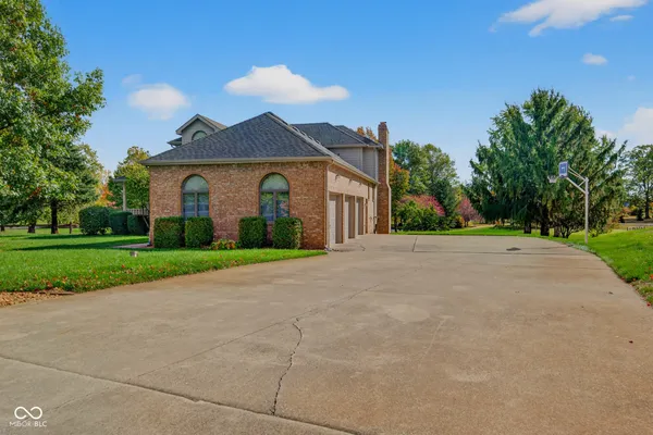 $437,500 | 1525 Bramoor Drive, Kokomo, IN 46902