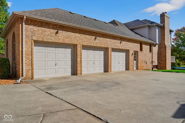 $437,500 | 1525 Bramoor Drive, Kokomo, IN 46902