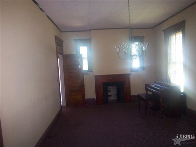 106 South Wayne Street Warren, IN 46792 - Photo 18 of 30 Gallery Image 18