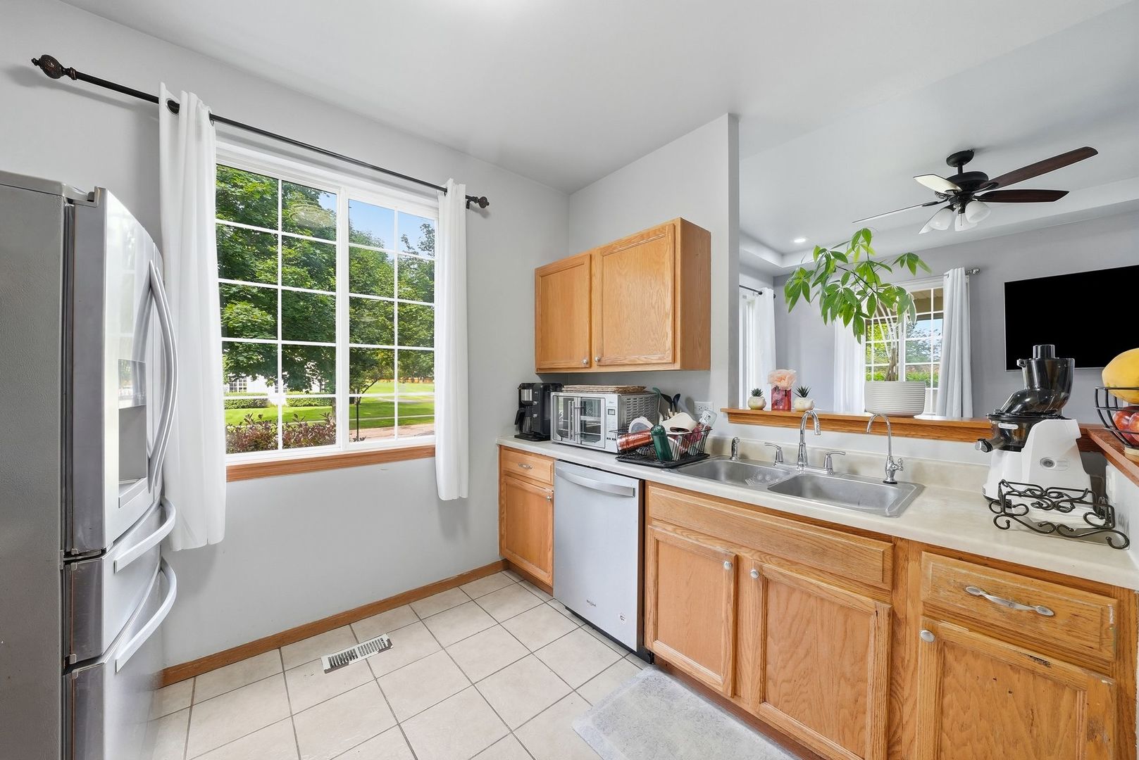 122 Azalea Circle, Unit 122 Romeoville, IL 60446 - Photo 8 of 24 Gallery Image 8