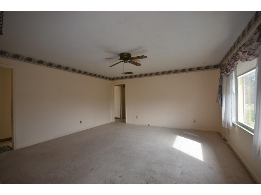 1015 Altamahaw Union Ridge Road Burlington, NC 27217 - Photo 5 of 24 Gallery Image 5
