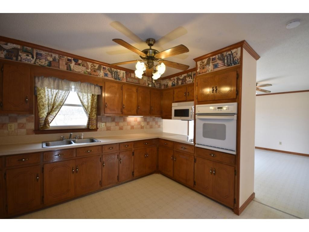 1015 Altamahaw Union Ridge Road Burlington, NC 27217 - Photo 8 of 24 Gallery Image 8