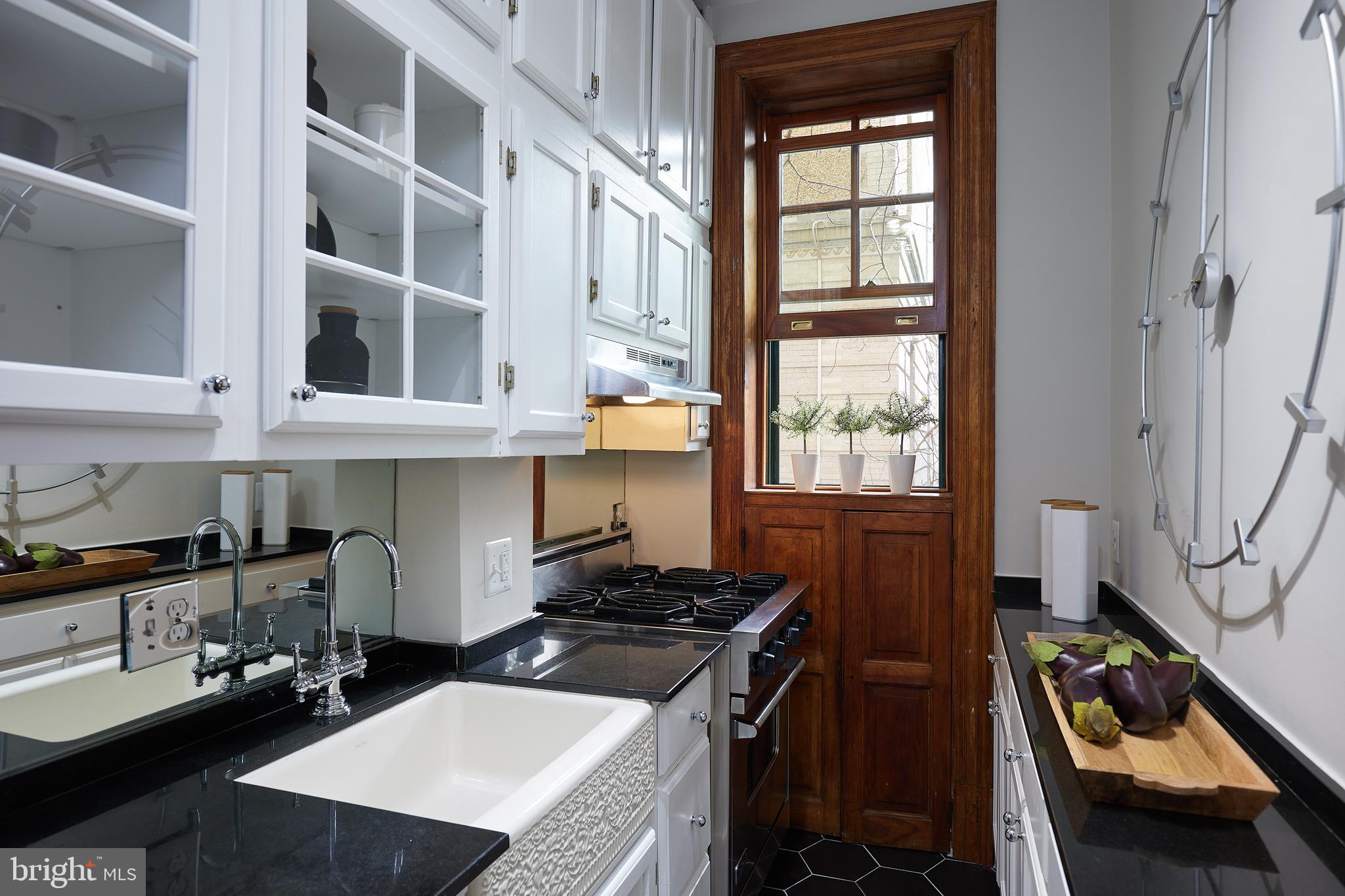 2853 Ontario Road Northwest, Unit 110 Washington, DC 20009 - Photo 9 of 36 Gallery Image 9