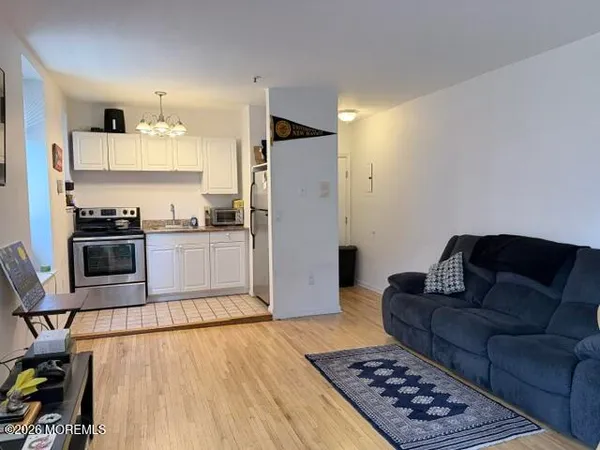 $2,500 | 533 Monroe Street, Unit 4D, Hoboken, NJ 07030