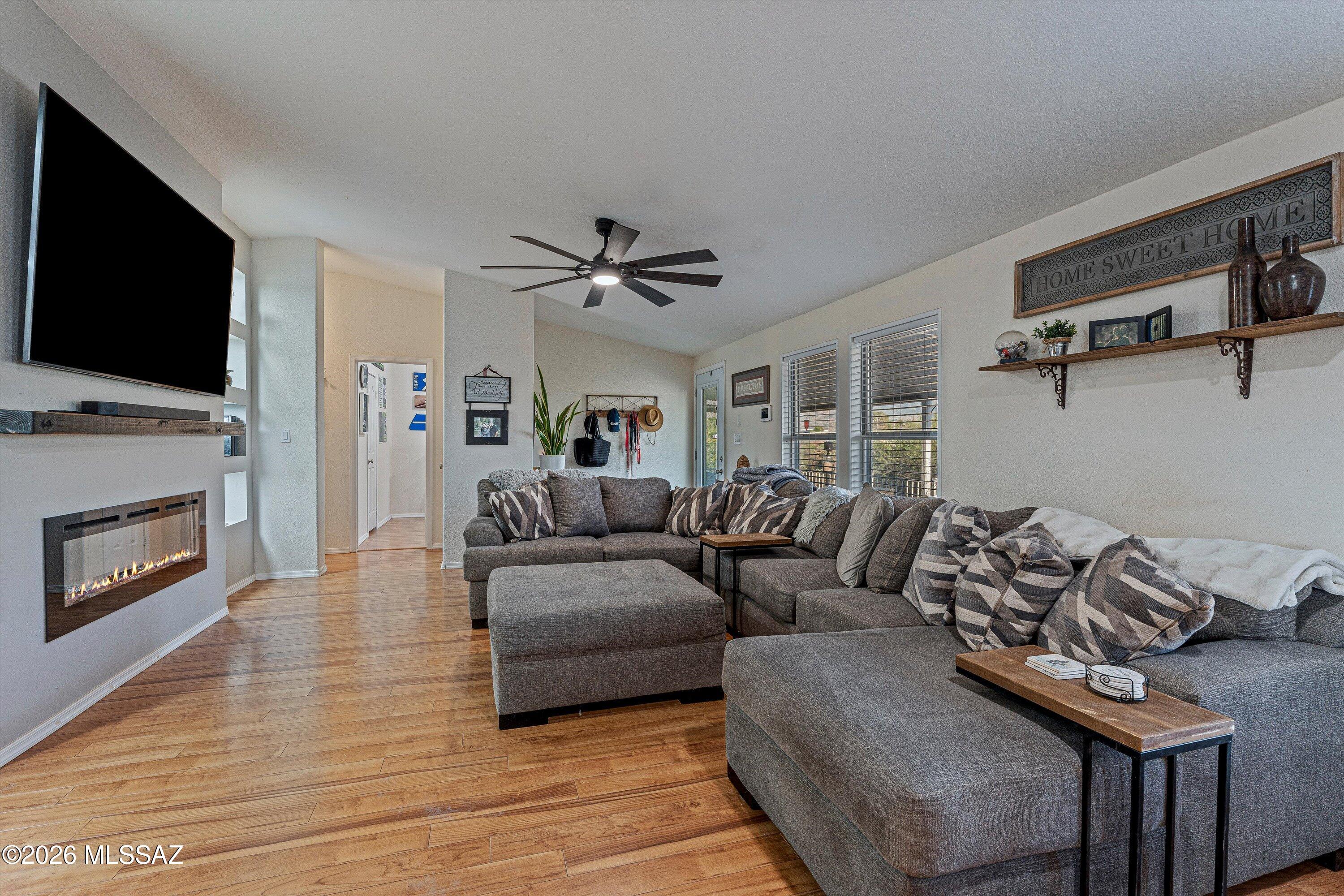 16120 North Elkins Road Tucson, AZ 85739 - Photo 9 of 51 08-Living Room
