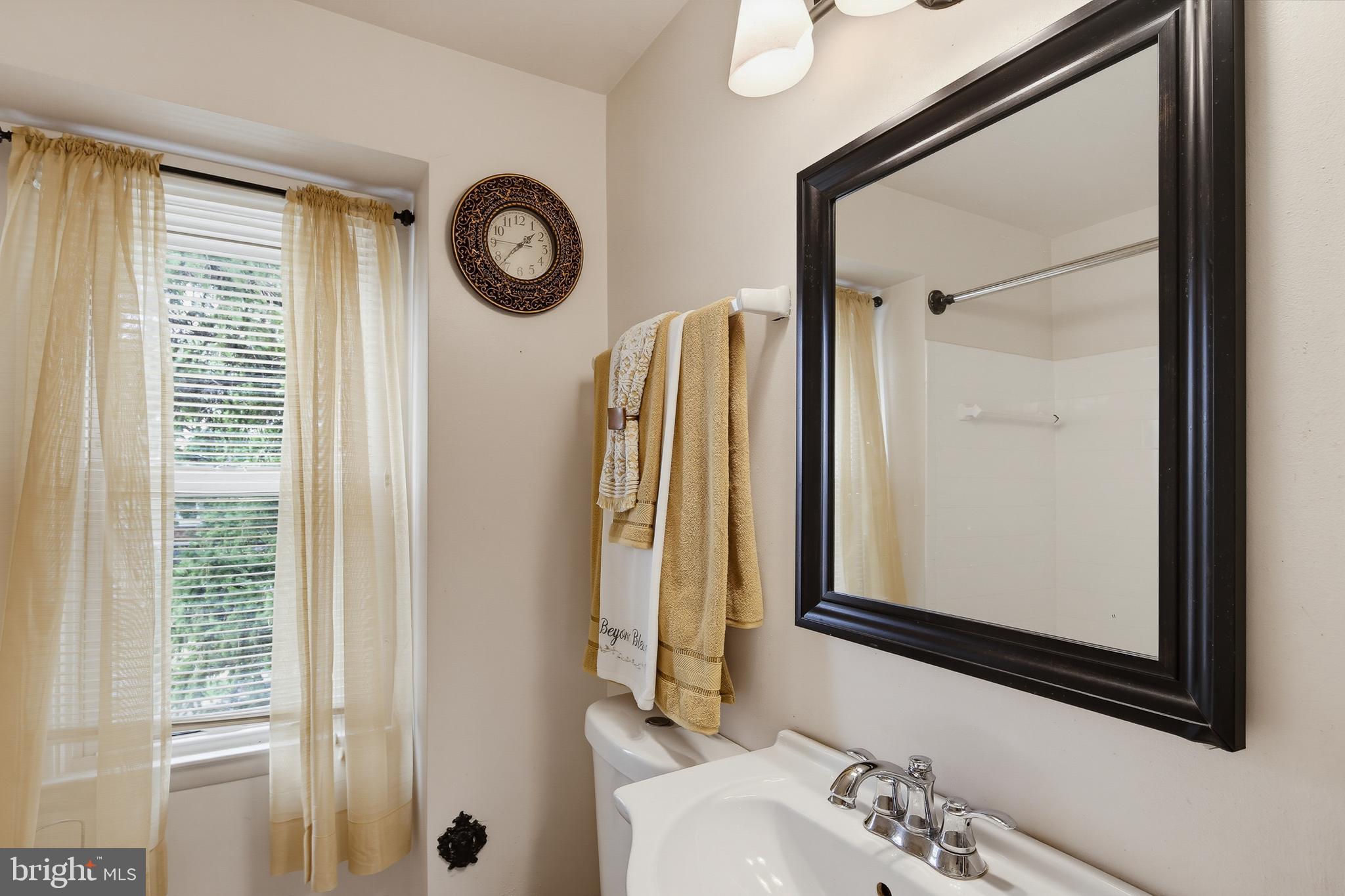 5655 Utrecht Road Baltimore, MD 21206 - Photo 22 of 36 Full bathroom