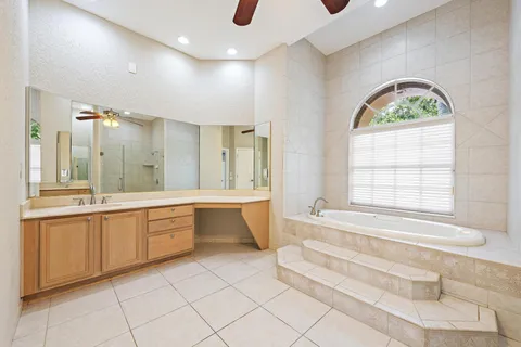 $1,500,000 | 7087 155th Place North, Palm Beach Gardens, FL 33418