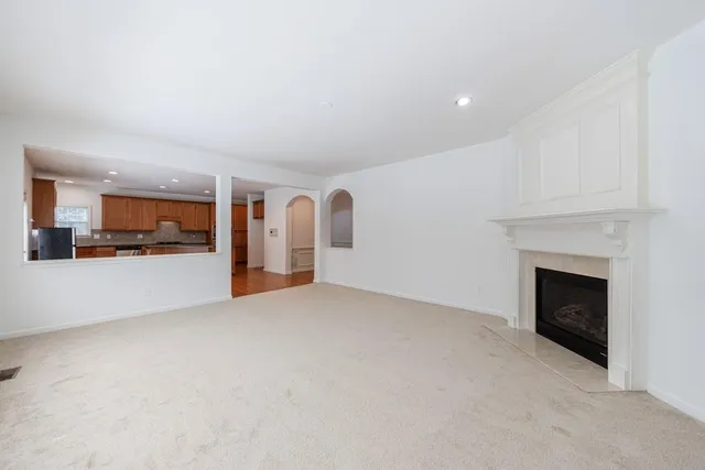 $3,200 | 279 Collins View Court, Lawrenceville, GA 30043