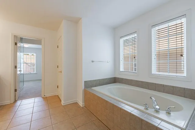 $3,200 | 279 Collins View Court, Lawrenceville, GA 30043