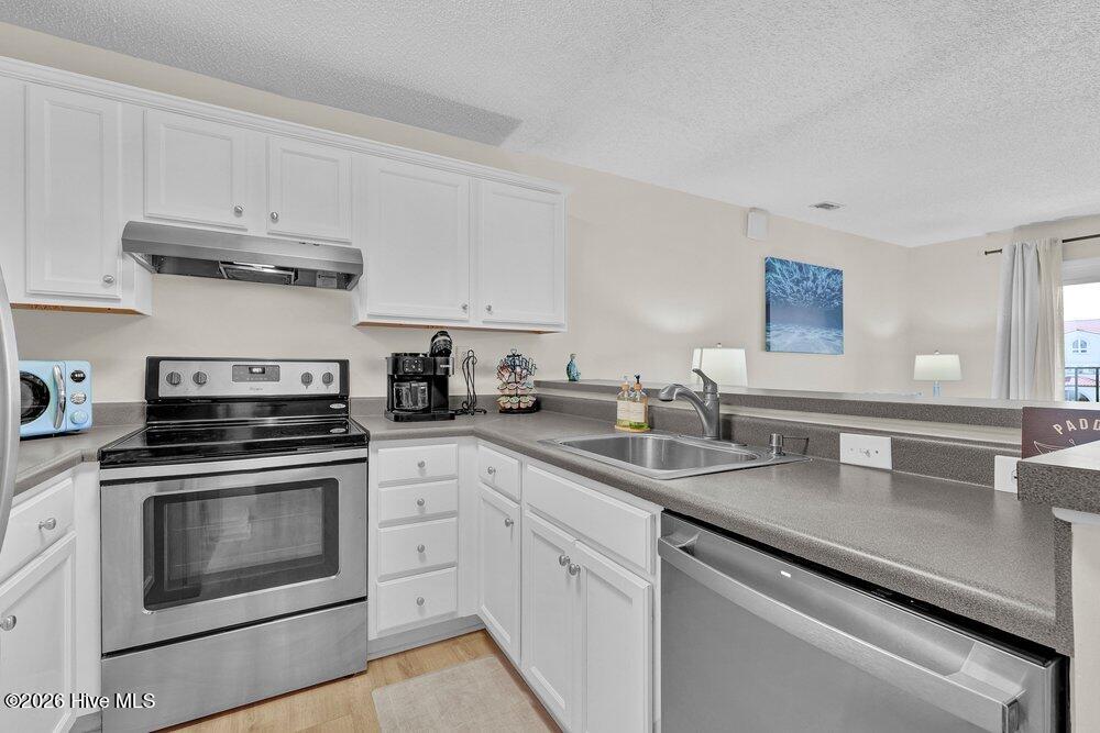 790 New River Inlet Road, Unit 307B North Topsail Beach, NC 28460 - Photo 6 of 45 Kitchen