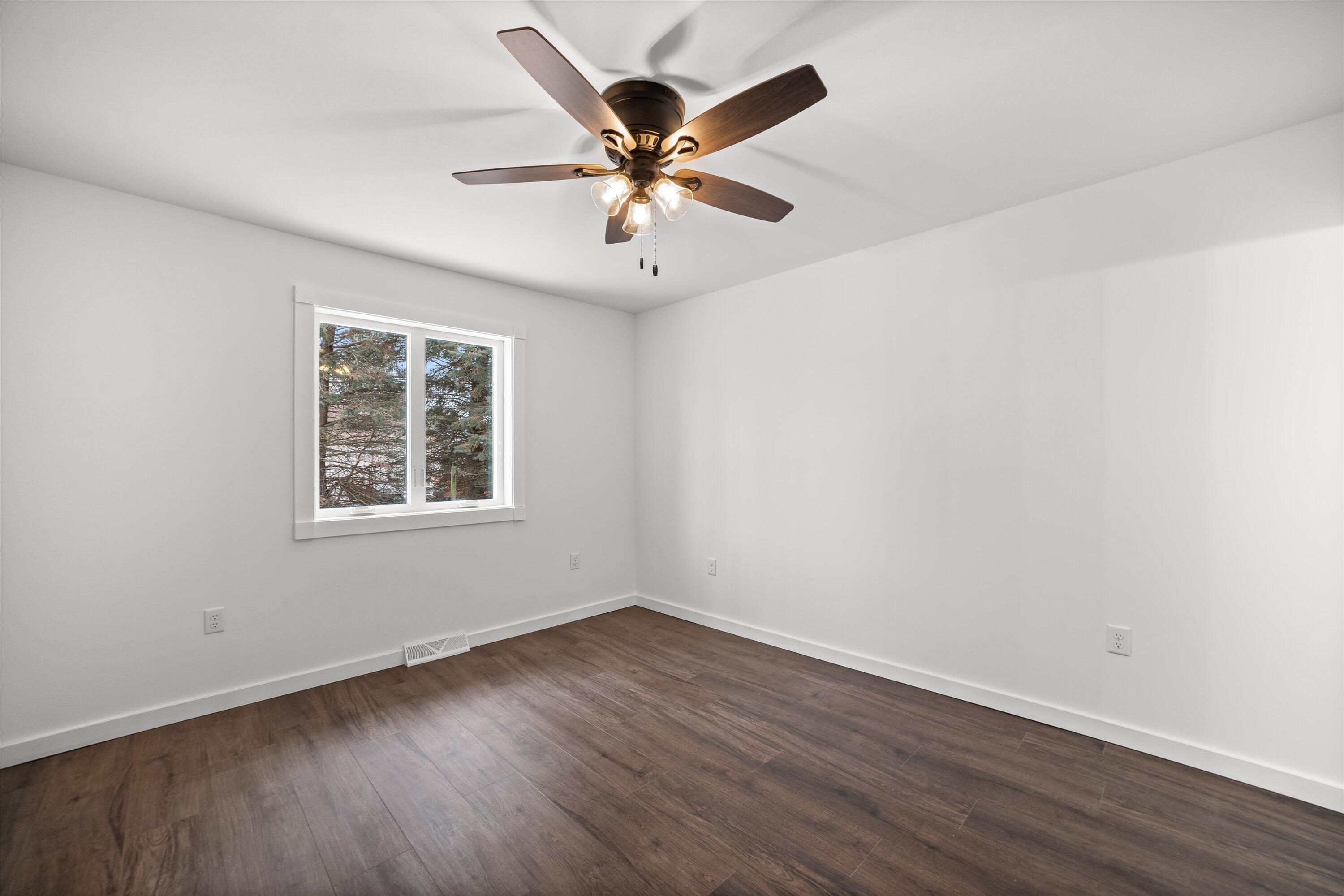 114 Dean Road Belgium, WI 53004 - Photo 12 of 33 22-P1288340