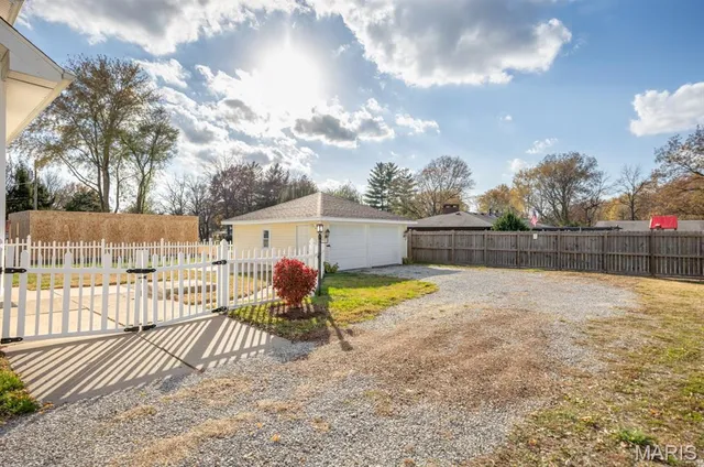 $179,000 | 305 South Hackman Street, Staunton, IL 62088