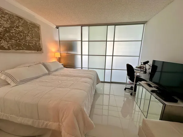 $5,000 | 1880 South Ocean Drive, Unit TS705, Hallandale Beach, FL 33009