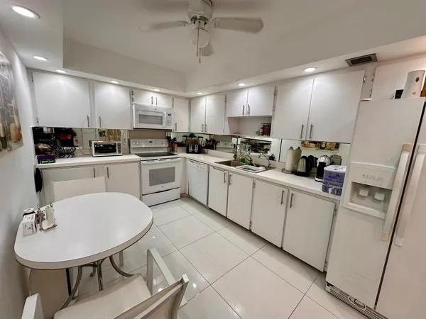 $5,000 | 1880 South Ocean Drive, Unit TS705, Hallandale Beach, FL 33009