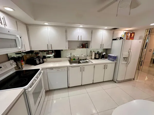 $5,000 | 1880 South Ocean Drive, Unit TS705, Hallandale Beach, FL 33009