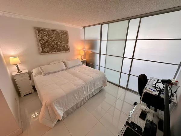 $5,000 | 1880 South Ocean Drive, Unit TS705, Hallandale Beach, FL 33009