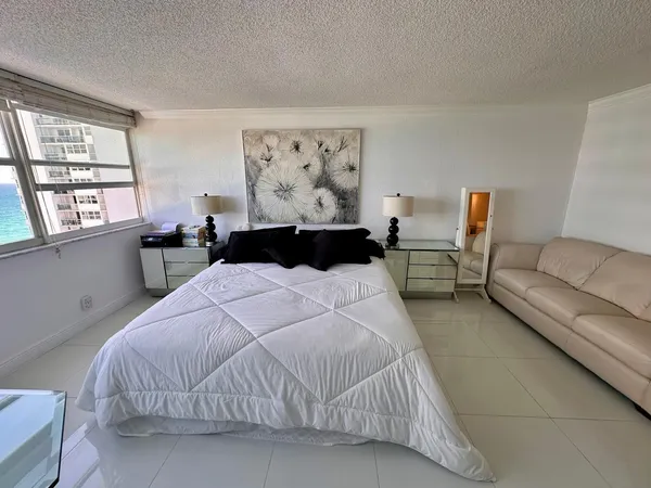 $5,000 | 1880 South Ocean Drive, Unit TS705, Hallandale Beach, FL 33009