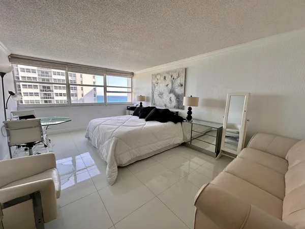 $5,000 | 1880 South Ocean Drive, Unit TS705, Hallandale Beach, FL 33009