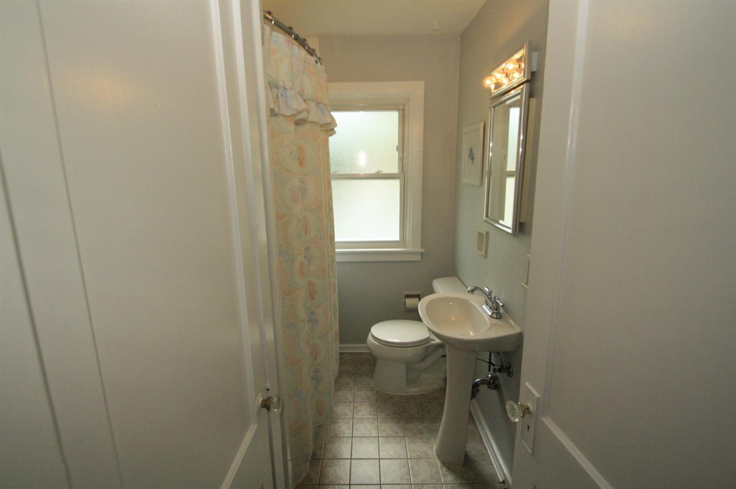 4332 Ebenezer Road Cincinnati, OH 45248 - Photo 14 of 24