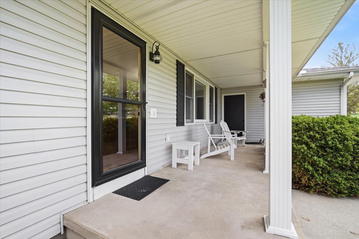 8656 Prairie Trail Bloomington, IL 61705 - Photo 2 of 44 Gallery Image 2