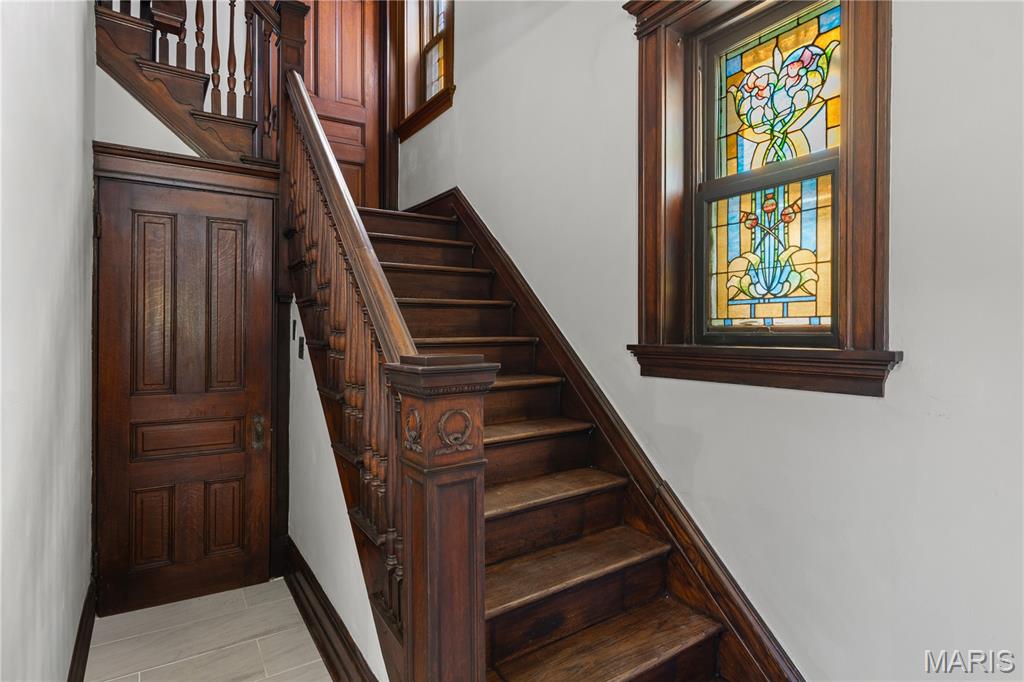 1912 Adelaide Avenue St. Louis, MO 63107 - Photo 4 of 32