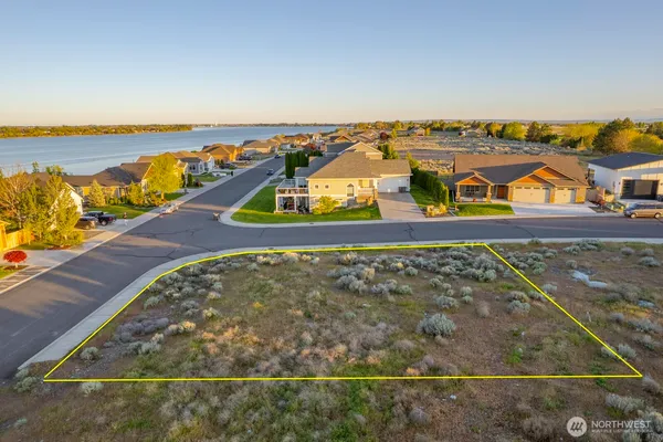 $98,000 | 6402 Farrer Way, Moses Lake, WA 98837