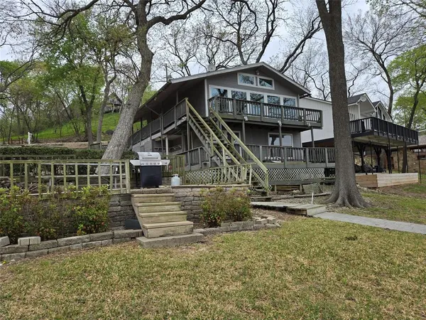 $759,990 | 2067 Chaparral Drive, Gainesville, TX 76240