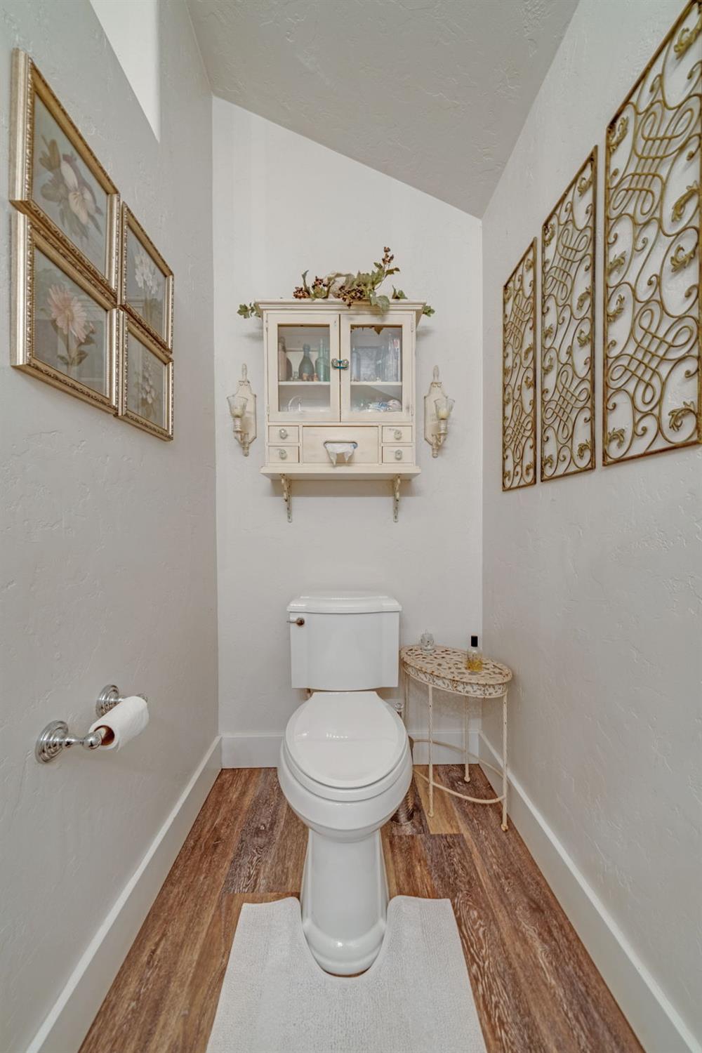 3217 Pleasant Valley Road Placerville, CA 95667 - Photo 38 of 69 Main bath