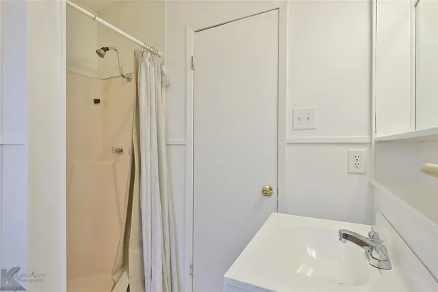 $1,495 | 725 Vine Street, Abilene, TX 79602