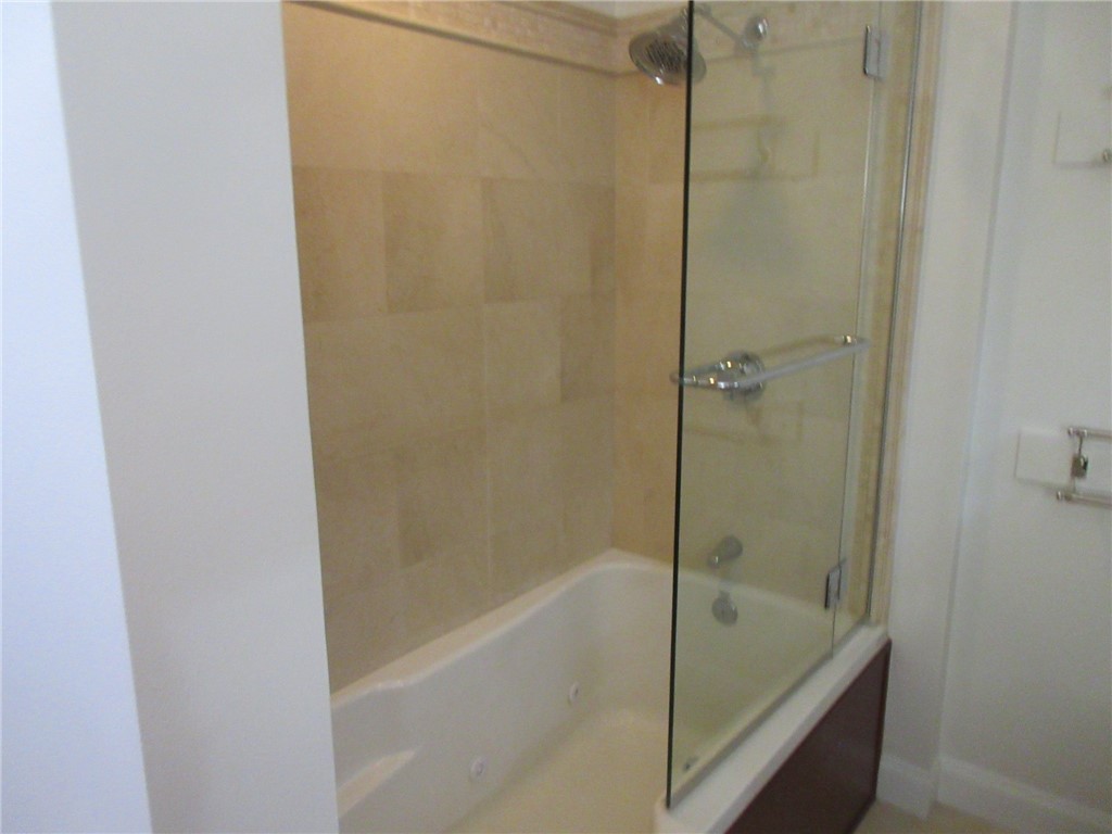 270 Waterman Street, Unit A Providence, RI 02906 - Photo 9 of 16 2nd floor full bathroom & laundry