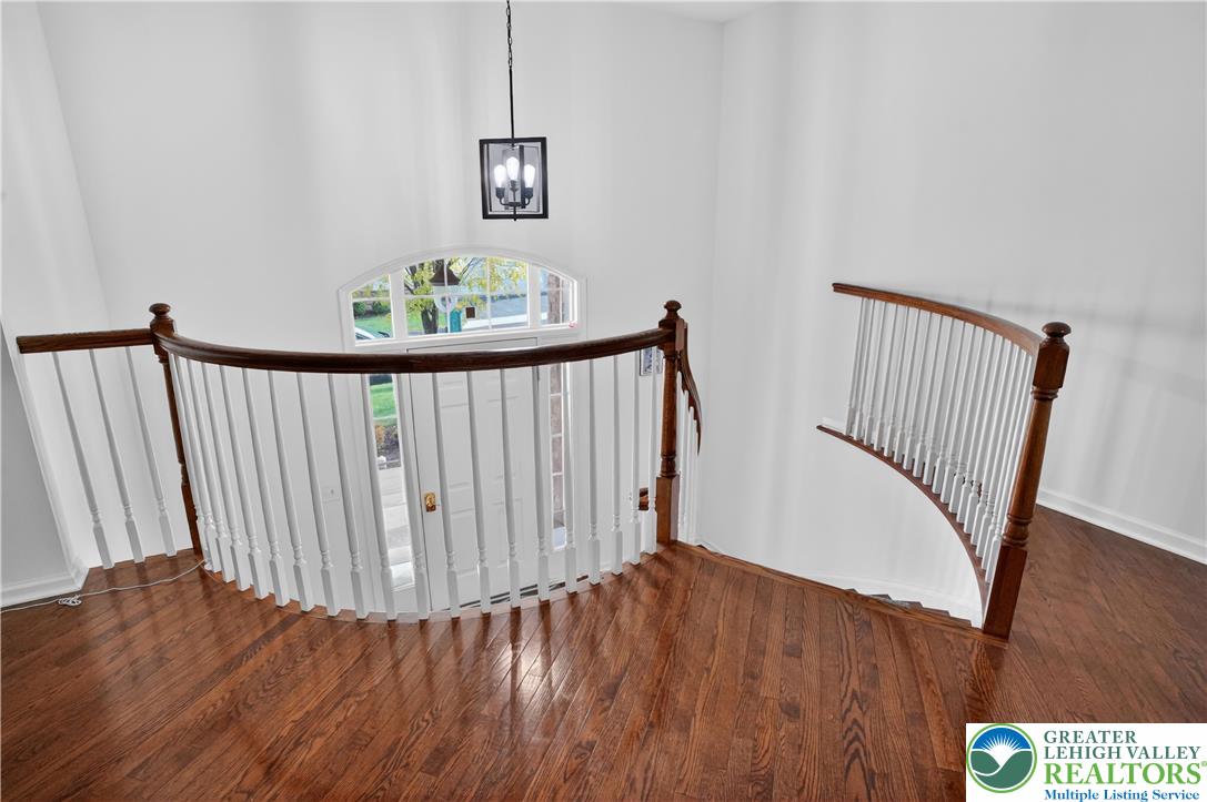 560 Quaker Ridge Terrace Easton, PA 18042 - Photo 4 of 40 Landing