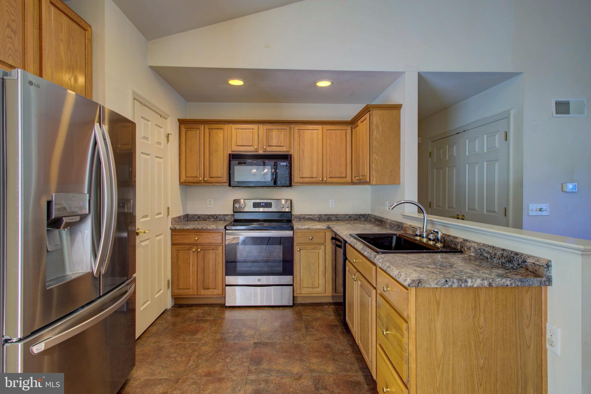 112 Commodore Drive Bainbridge, PA 17502 - Photo 8 of 35