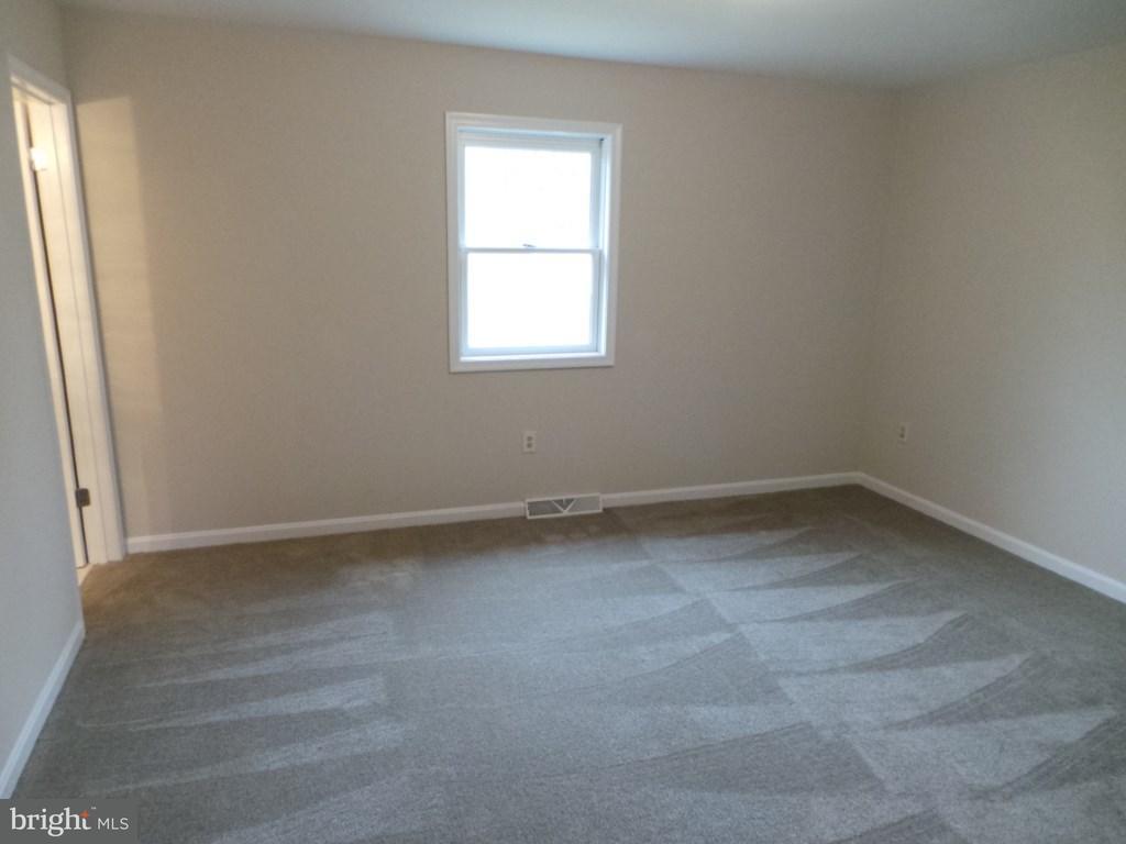 2382 Warwick Road York, PA 17408 - Photo 15 of 27 Gallery Image 15