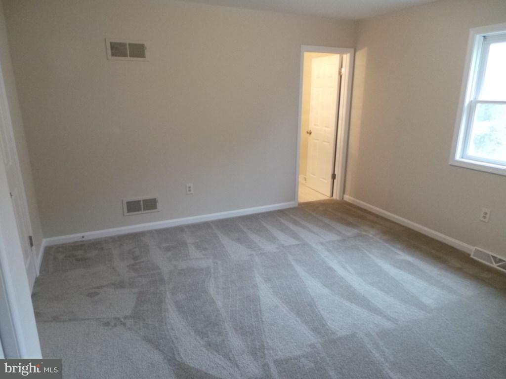 2382 Warwick Road York, PA 17408 - Photo 16 of 27 Gallery Image 16