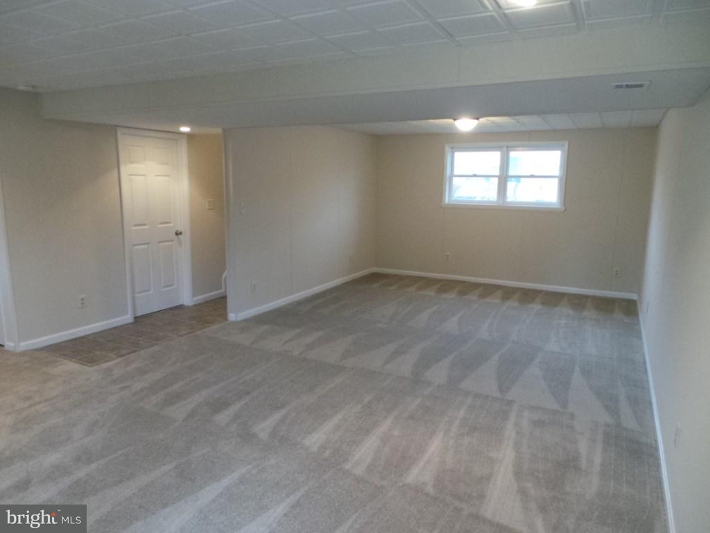 2382 Warwick Road York, PA 17408 - Photo 23 of 27 Gallery Image 23