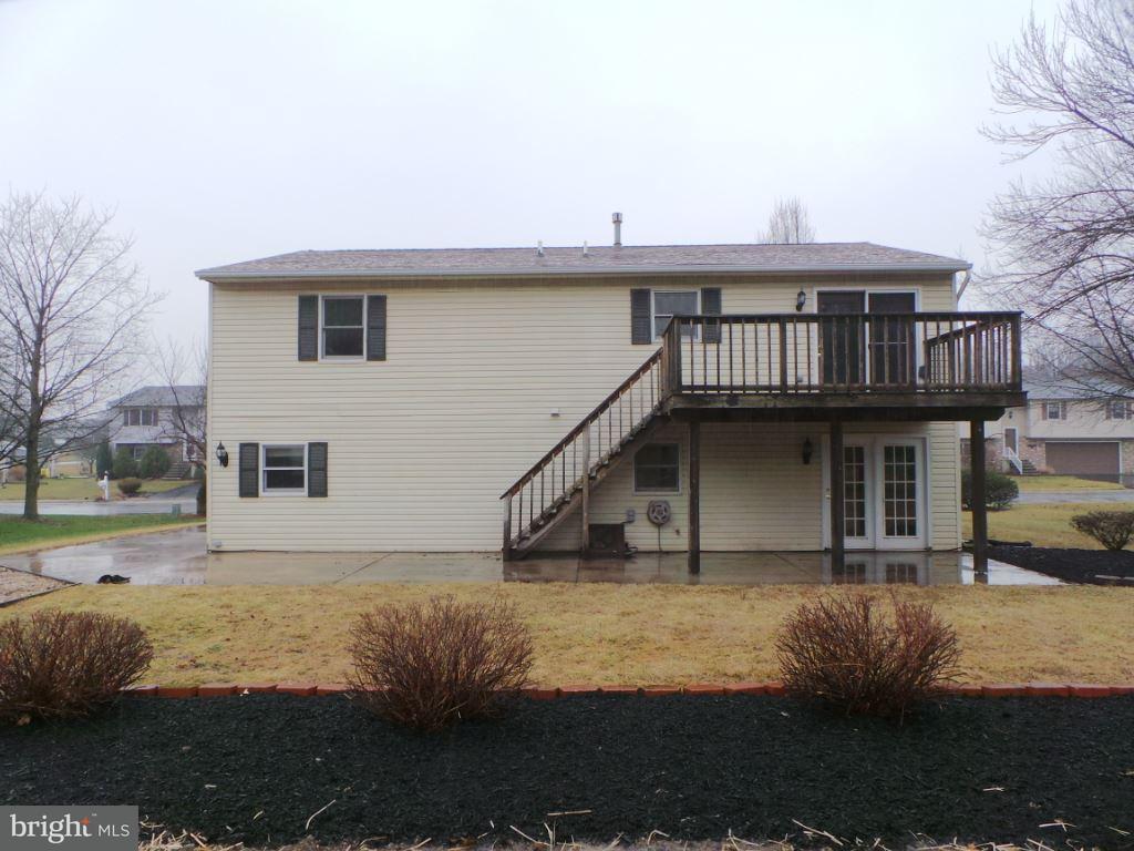 2382 Warwick Road York, PA 17408 - Photo 4 of 27 Gallery Image 4