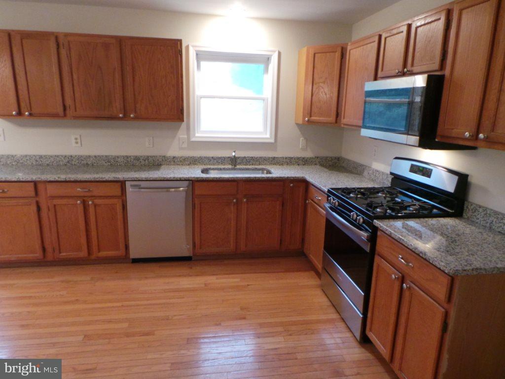 2382 Warwick Road York, PA 17408 - Photo 8 of 27 Gallery Image 8