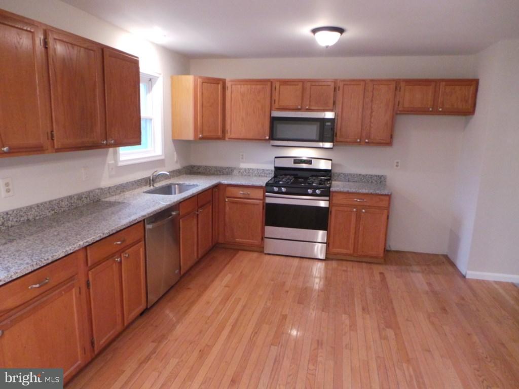 2382 Warwick Road York, PA 17408 - Photo 10 of 27 Gallery Image 10