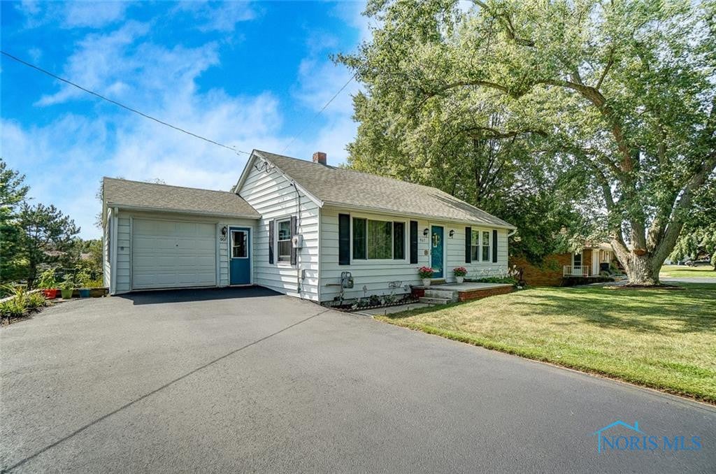 907 Sand Ridge Road Bowling Green, OH 43402 - Photo 3 of 10 Gallery Image 3