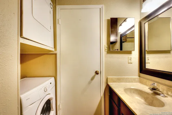 $775 | 4803 Hamilton Wolfe Road, Unit 916, San Antonio, TX 78229