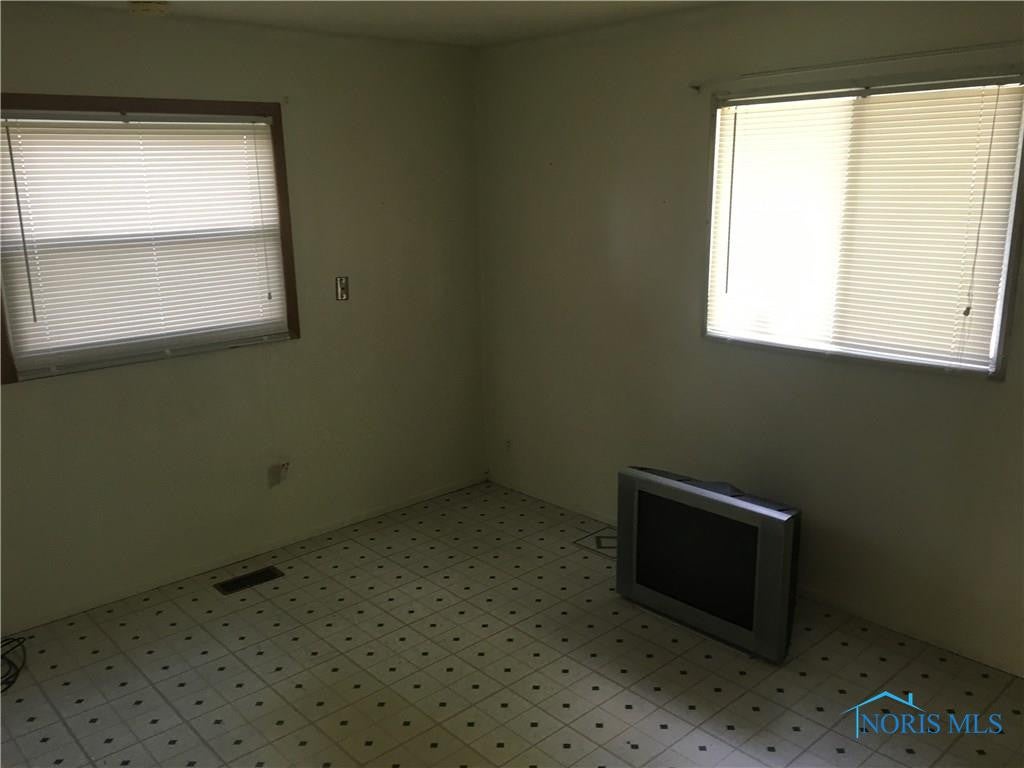 42 Independence Road Toledo, OH 43607 - Photo 12 of 14 Gallery Image 12