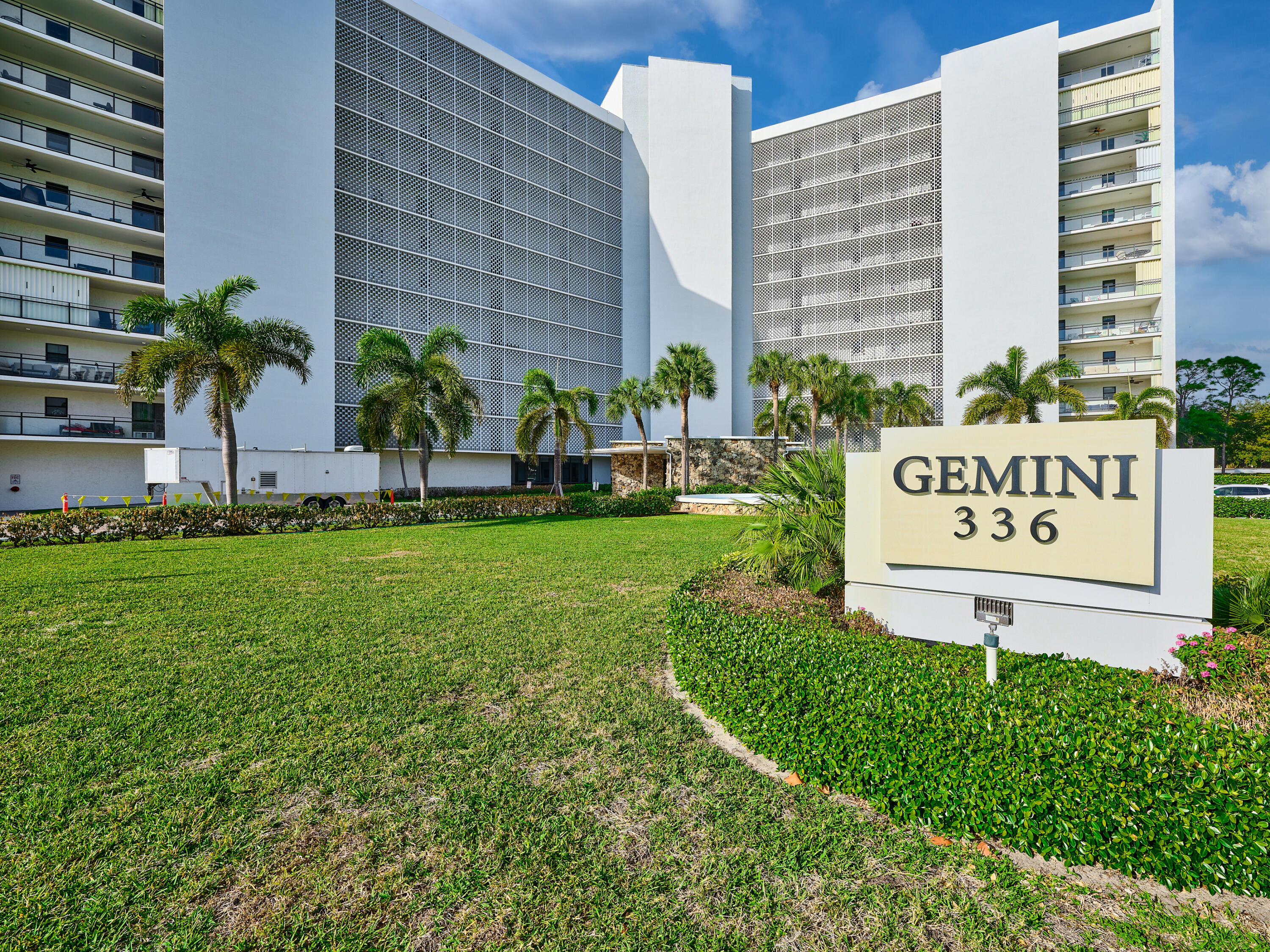 336 Golfview Road, Unit 605 North Palm Beach, FL 33408 - Photo 2 of 26 C PYL 0001