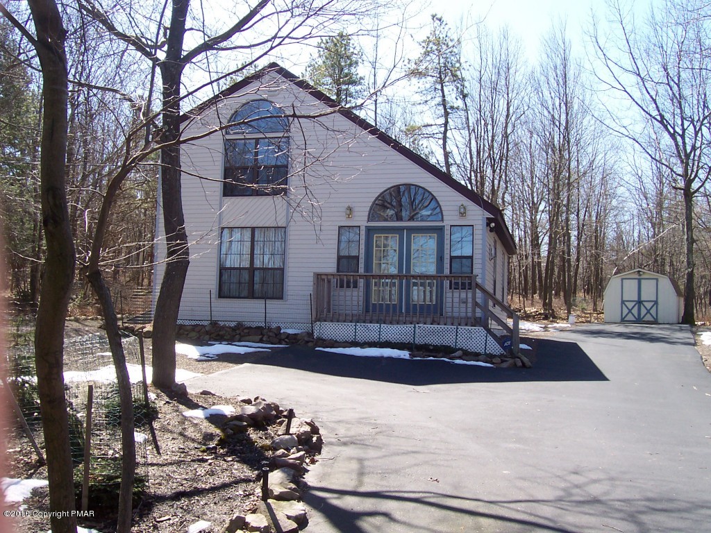 53 Crestview Road Blakeslee, PA 18610 - Photo 1 of 10 a front view of a house with a yard