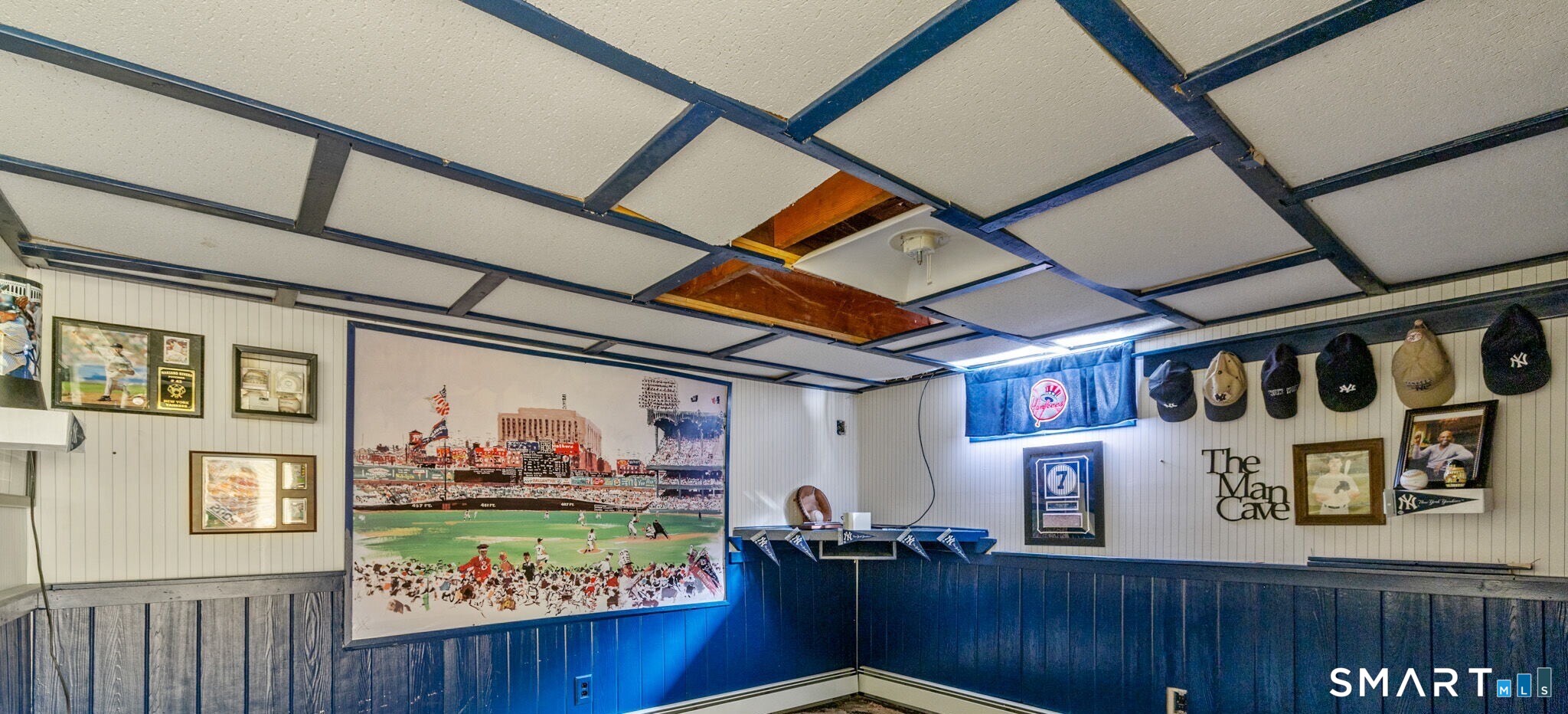 52 North Glenwoods Road Ledyard, CT 06335 - Photo 23 of 27 a view of a interior of the house