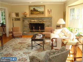 121 Heritage Road Haddonfield, NJ 08033 - Photo 5 of 12 Living Room
