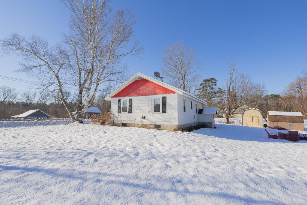 1162 Farmington Falls Road Farmington, ME 04938 - Photo 27 of 32 sandyriverrealty-6
