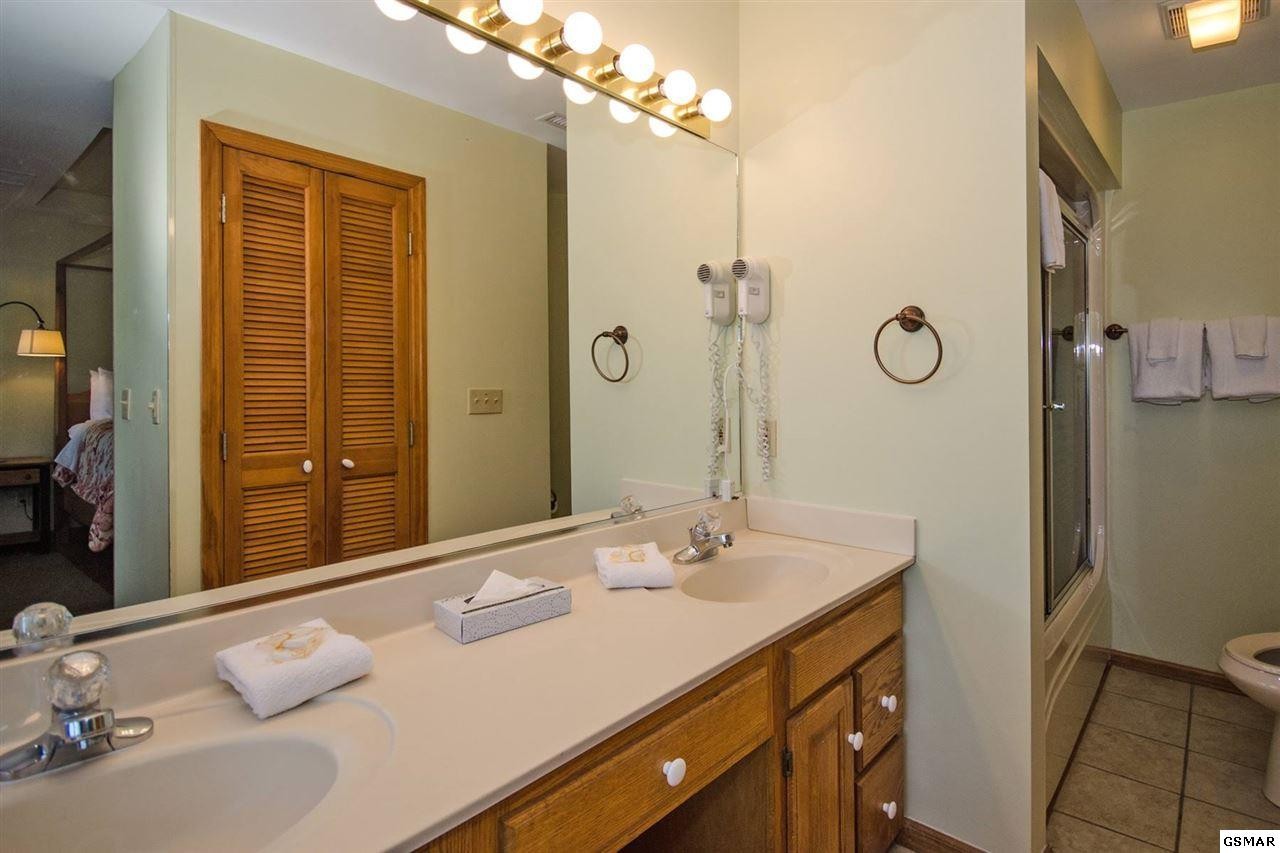 2044 Hickory Ridge Way, Unit THERIGHTPRESCRIPTION Sevierville, TN 37862 - Photo 17 of 32 Gallery Image 17