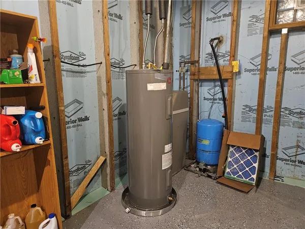 a view of walk in closet