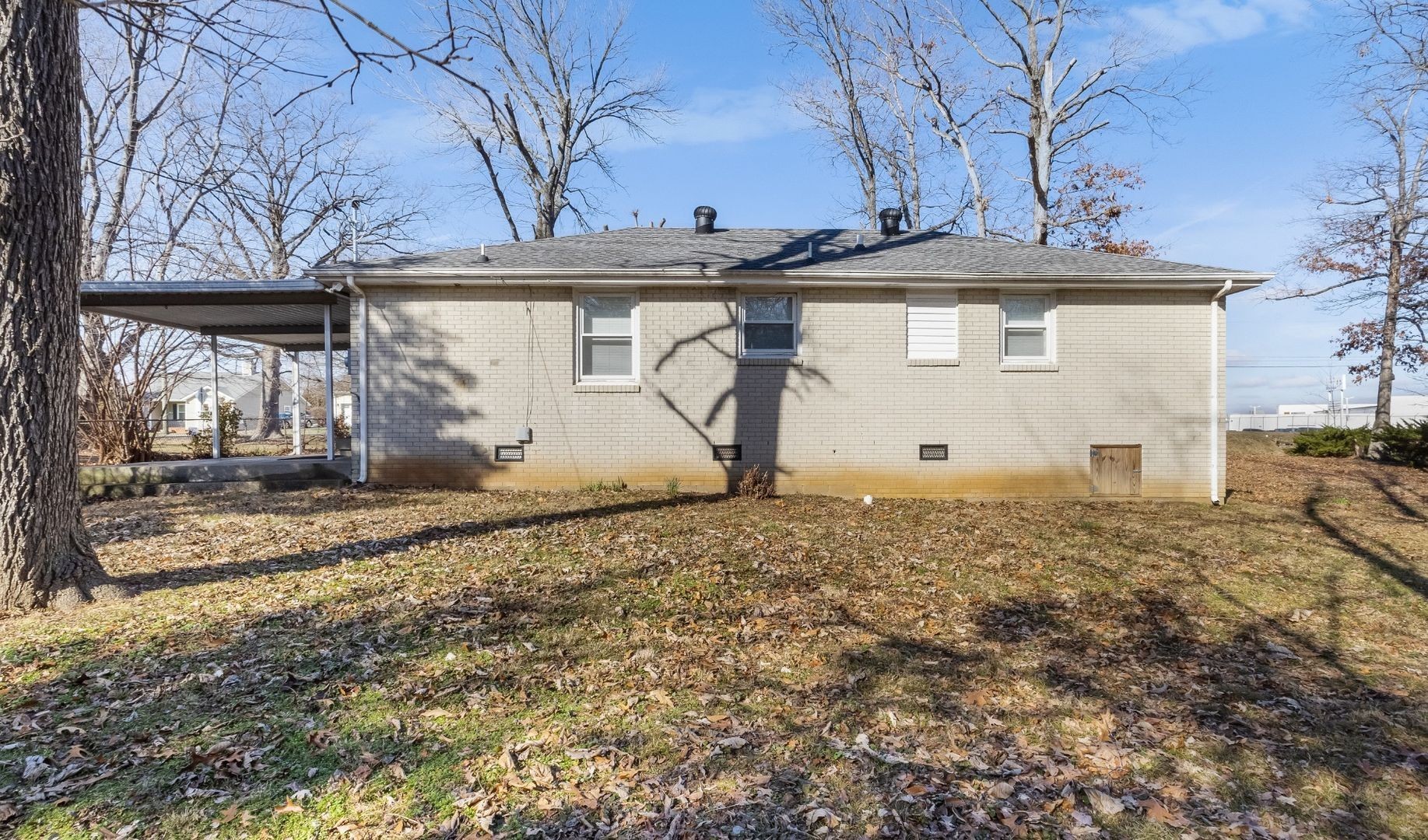118 Union Hall Road Clarksville, TN 37040 - Photo 23 of 26 a view of a house with a outdoor space